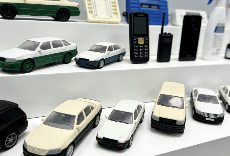 注塑模具首選鴻仁威爾