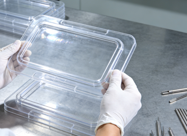 注塑模具首選鴻仁威爾