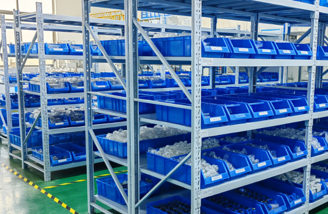 注塑模具首選鴻仁威爾