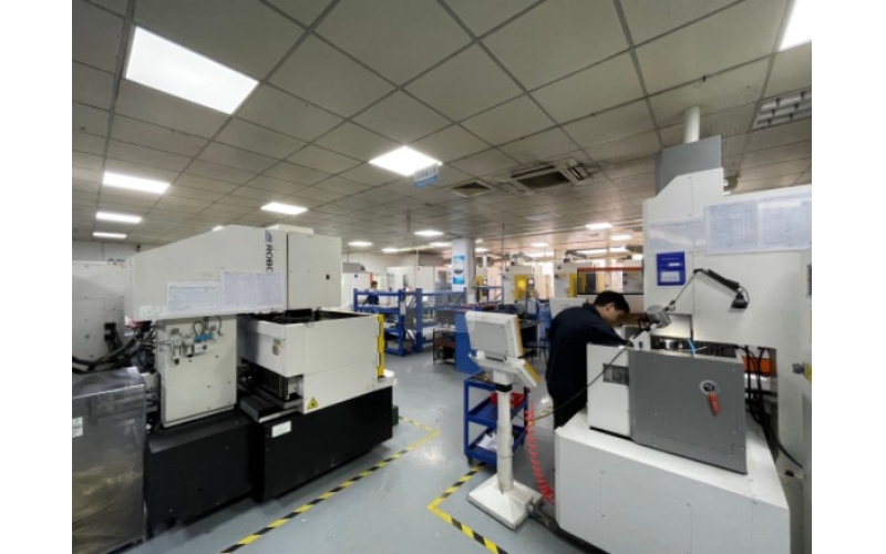 Plastic Mold Customization: From DFM to Mass Production